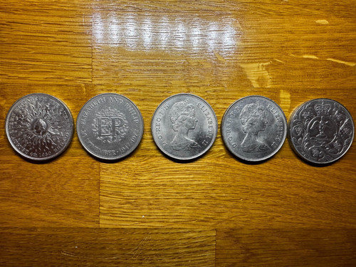 Royal commemorative coins - uk,